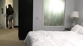 Anteprima Del Video: Professore Si Scopa Una Studentessa In Hotel