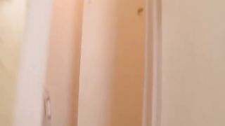 Anteprima Del Video: Due Culetti Stretti Per Rocco Siffredi