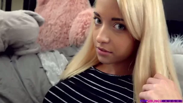Hot Stepsister Paisley Rae Gives Her Head And Takes A Big Pole In Her Slit