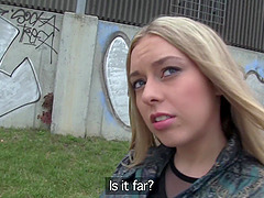 Blonde Girl Sapphire Gets Her Wet Cunt Fucked In The Stranger’s Car