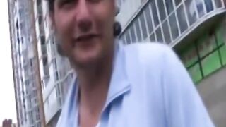 Anteprima Del Video: Teen Russa Scopata In Strada